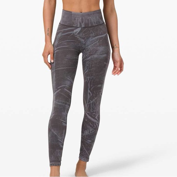 Lululemon Ebb to Street Tight -Stone Wash Size 4 - Picture 1 of 10